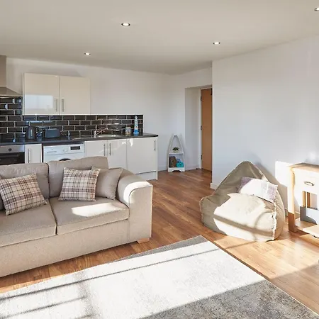Host & - Abbey Court Apartment