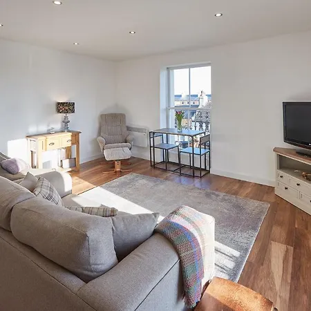 Host & - Abbey Court Apartment *