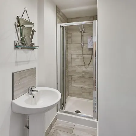Host & - Abbey Court Apartment