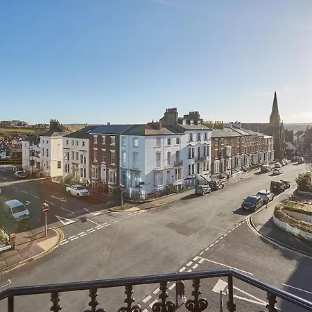 Host & - Abbey Court *