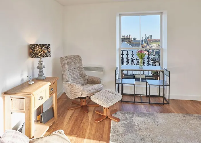 Host & - Abbey Court *