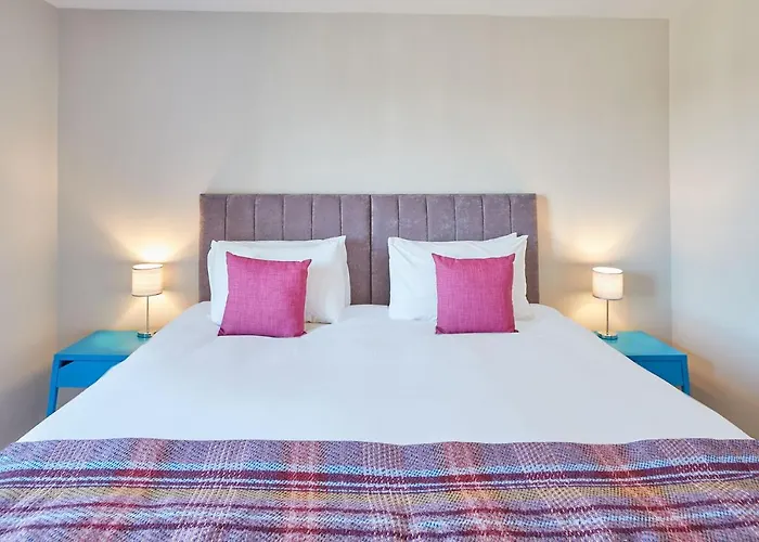 Host & - Abbey Court