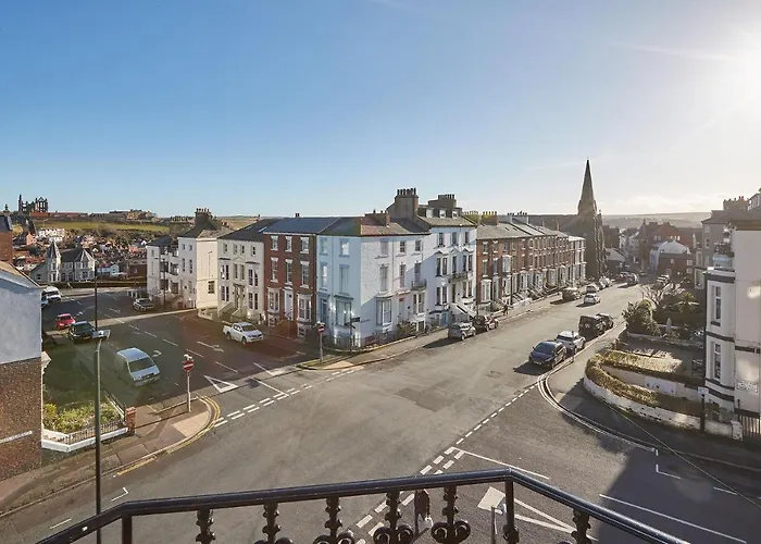 Host & - Abbey Court *